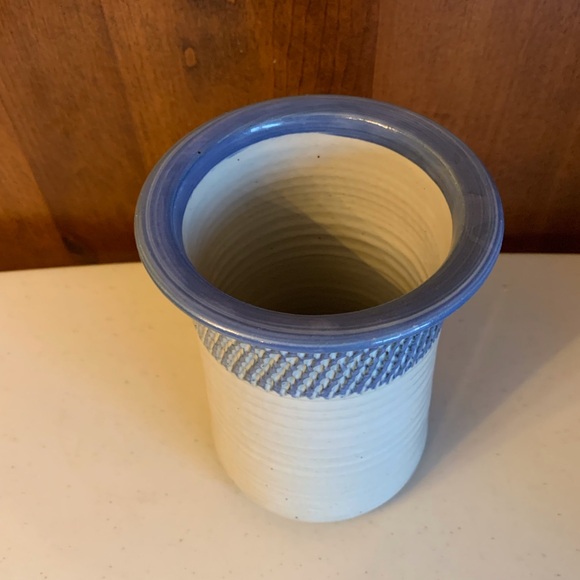 Pottery Kitchen Utensil Holder Hand Thrown Signed - Picture 2 of 5